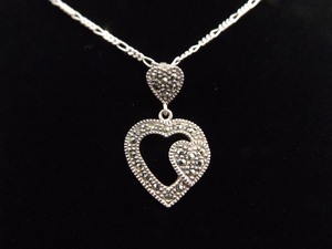 lot 32 image: .925 Sterling Silver Art Nouveau Heart Pendant Necklace