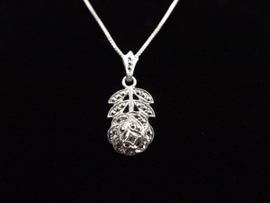 lot 35 image: .925 Sterling Silver Art Nouveau Rose Pendant Necklace