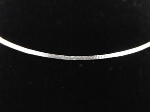 lot 49 image: .925 Sterling Silver Herring Bone Necklace