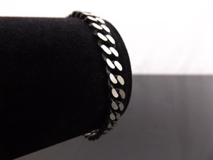 lot 54 image: .925 Sterling Silver Thick Curb Link Bracelet