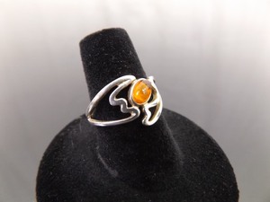 lot 65 image: .925 Sterling Silver Amber Cabochon Ring Size 6.5