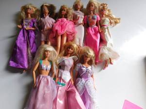 9) 1970 Barbies