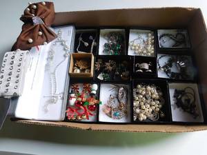 Box of jewlery