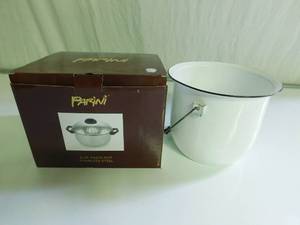 New 6qt pasta pot & vintage pot