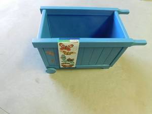 Wood garden cart w wheels