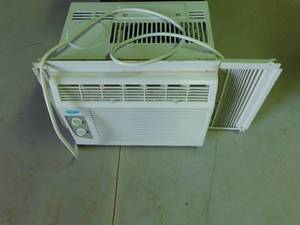 Window air conditioner