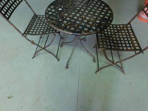 Vintage metal table & 2 chairs