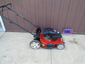 Toro recyler self propelled lawn mower. Good used condition. Tested & works. As shown.