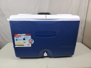 New Rubbermaid DuraChill 5 Day Cooler on Wheels