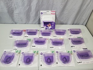 New Wilton Sugar Sheets Border Punch Set with Inserts