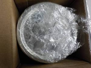 lot 102 image: 200 Regular Canning Lids...