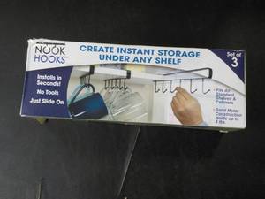 lot 114 image: Set of 3 Nook Hooks...