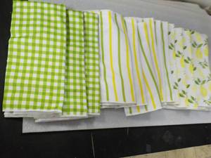 lot 128 image: 13 Pc Kitchen Gift Set...