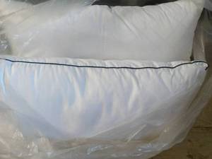 lot 166 image: Set of 2 Nautica SQ Pillows...