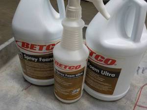 lot 179 image: 2 Gallon Jugs Betco Spray Foam Ultr...