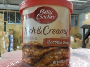 lot 257 image: 2 - 8 Packs Betty Crocker Coconut P...