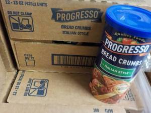 lot 330 image: Case of 12 - 15 oz Ctns Progresso I...