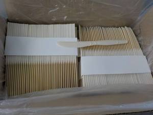 lot 30 image: Case of Dixie Ultra Plastic Knives-...