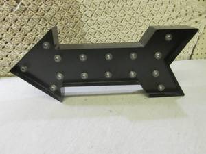 (FS) Lightup Arrow Wall Decor 20 L...