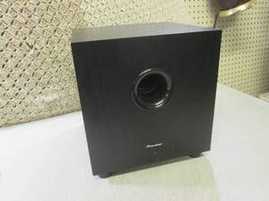 (D-2) Pioneer SW-8 Powered Subwoofe...