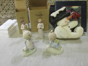 (CSB) 5 Assorted Figures 3 with Box...