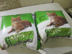 (EC2) 2 Damaged Bags Cat Litter...