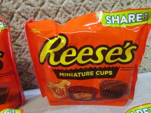 (B-3) 4 Share Pack Bags Reeses Mini...