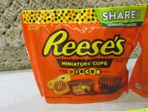 (B-2) 4 Share Pack Bags Reeses Mini...