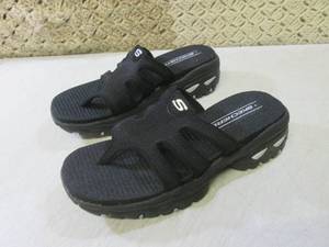 (BS) Ladies Skechers Size 9...