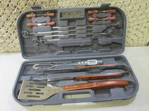 (EW6) Grilling Tool Set in Case...