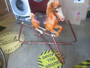 (FD) Vintage Kids Bounce Horse In G...