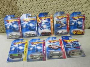 (EC1) Assorted Hot Wheels in Packag...