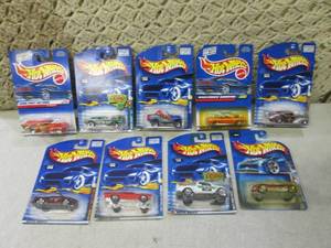(EC1) Assorted Hot Wheels in Packag...