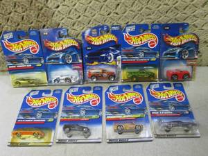 (EC1) Assorted Hot Wheels in Packag...