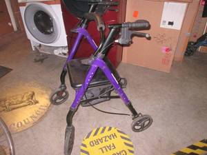 (RMC) Nova Star 8 Rolling Walker in...