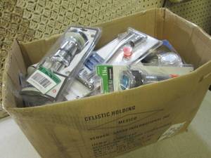 (RM5) Box Full of Assorted Plumbing...