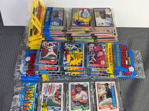 1990 Fleer MLB Baseball Trading Cards and Stickers (6) 1988 Donruss MLB Baseball Trading Cards and Puzzle (10) 1989 Donruss MLB Baseball Trading Cards and Puzzle  X