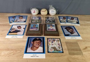 Minnesota Twins Post Cards, MLB Baseball Rookie Trading Cards and Mark McGwire &amp Kent Hrbek Baseballs X