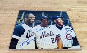Hank Aaron Willie Mays Ernie Banks Autographed 8 x 10 MLB Baseball HOF X