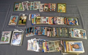 Large Collection of MLB Baseball Cards Mickey Mantle, Manny Ramirez, Gary Sheffield, Ramon Martinez, Franklin Thomas, &amp Many More X
