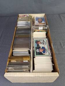 Large Collection of MLB Baseball Cards Cliff Floyd, Kevin Roberson, Jimmy Key, &amp Many More X
