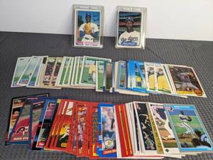 Collection of Dave Stewart MLB Baseball Trading Cards with Two Rookie Cards   X