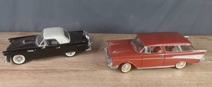 1990 Revell Thunderbird & 1957 Chevrolet Nomad Die Cast Model Cars X