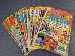 Collection of (16) Archie Series Comic Books  Q