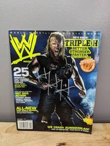 Triple H Autographed WWE Wrestling Magazine T