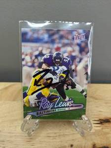 Ray Lewis Autographed Fleer Ultra NFL Baltimore Ravens 1997 Football Card T