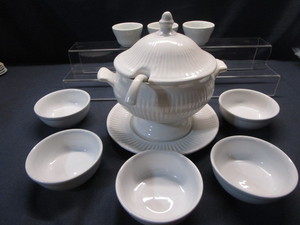 Soup Tureen, Bowls & Cups