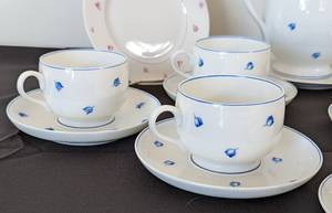 lot 41 image: Lalique Muguet Limoges Peint a la Main Tea Set