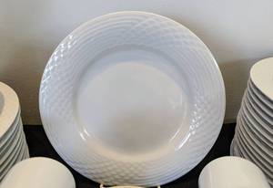 lot 46 image: Textured White Dish Set