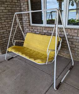 lot 51 image: Vintage Patio Swing